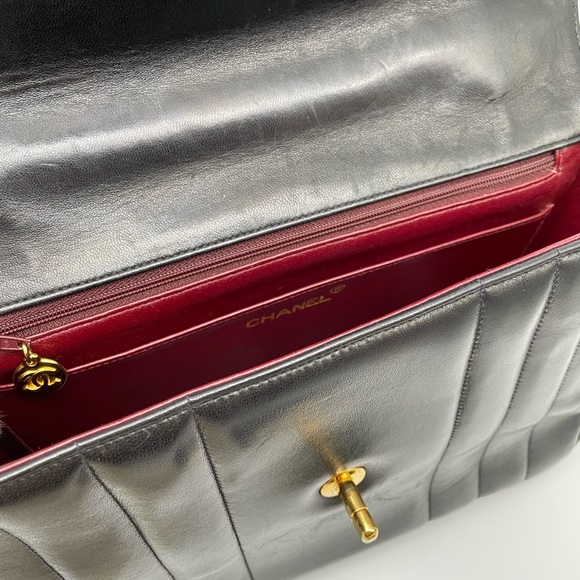 Chanel - Picture 13 of 16